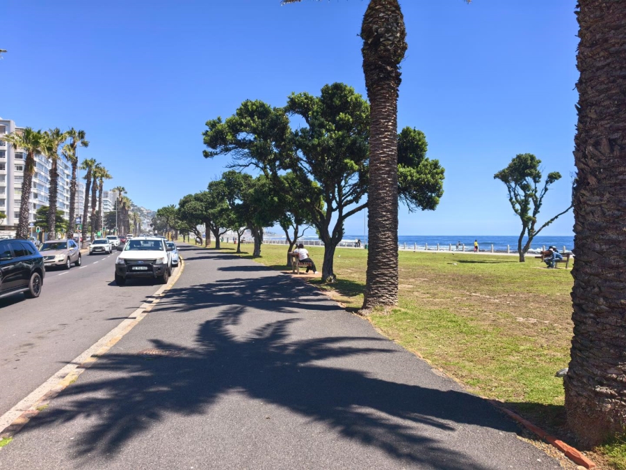 To Let 3 Bedroom Property for Rent in Sea Point Western Cape